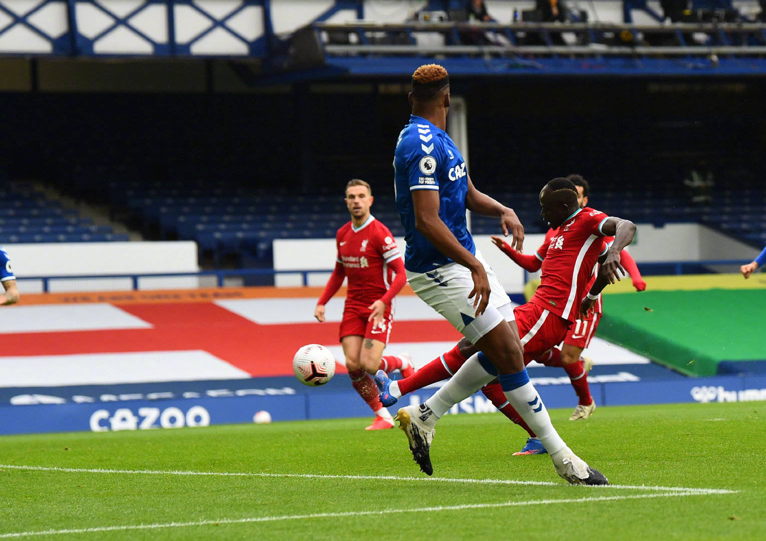 同时坚决进 同时坚决进