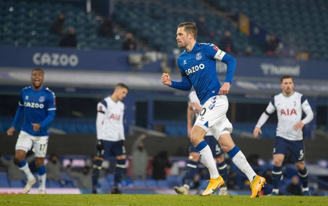 手部动作大 手部动作大